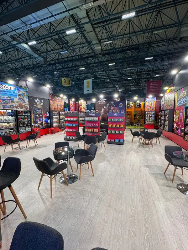 Stand kurulumu sonrası profesyonel fuar standı temizliği